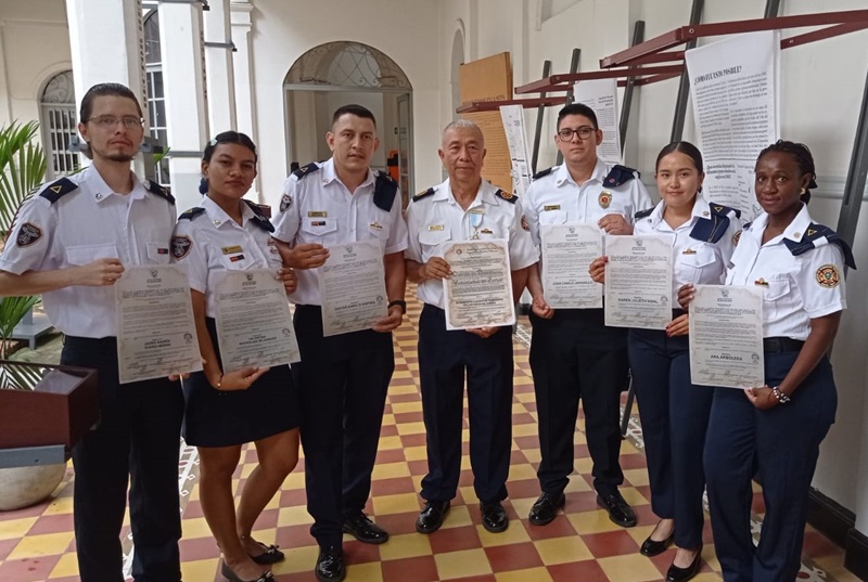 Orden Independencia Vallecaucana SENTIDO HOMENAJE A BENEMRITO CUERPO DE BOMBEROS VOLUNTARIOS DE ZARZAL