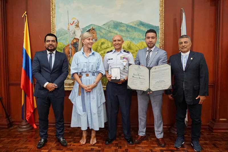 Con homenaje a altos mandos ASAMBLEA EXPRES RESPALDO A LABOR DE FUERZA PBLICA EN VALLE DEL CAUCA